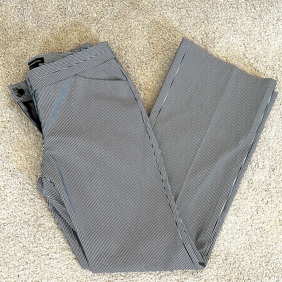 🎈Express Design Studio size 4 🆕 whit out tag 🏷️ - Picture 4 of 14